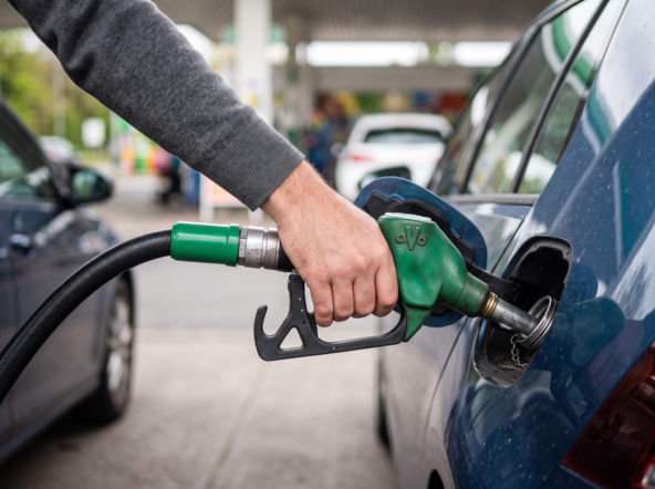 Hurtowe ceny paliw 27.09.2026. Czas na oddech dla kierowców w cieniu drogiej ropy?