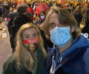 Gwiazdy protestują na Strajku Kobiet. Aktorka M jak miłość została pobita
