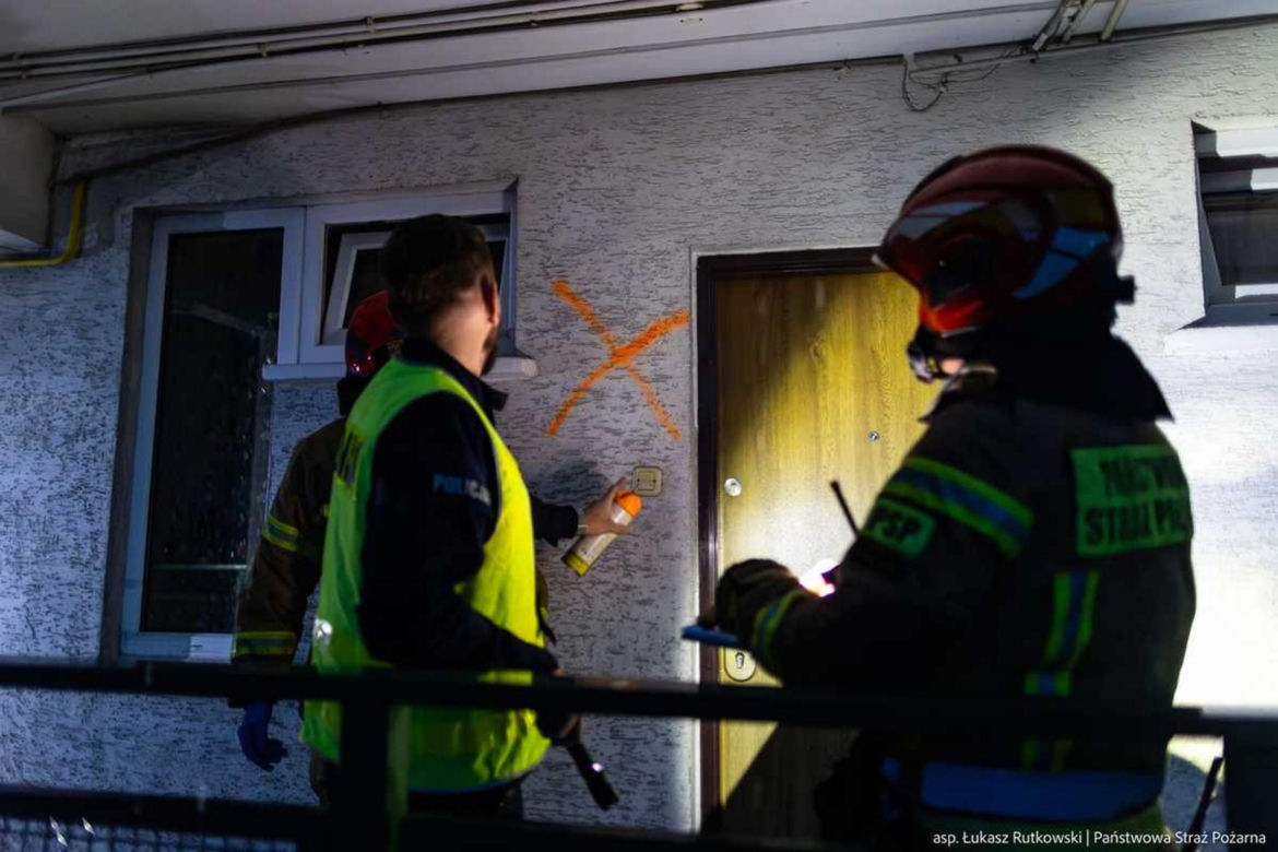 Tak wygląda w środku spalony blok w Ząbkach. Policja pokazała wszystko