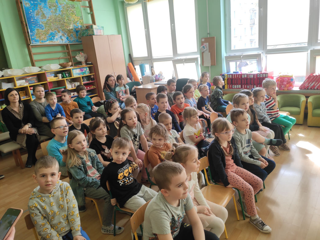Dzień teatru z Eską, aktorami i radomskimi maluchami