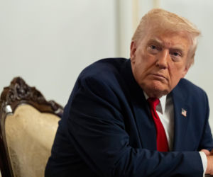 Trump nałożył sankcje na piękność w bikini! Oto, co zrobiła