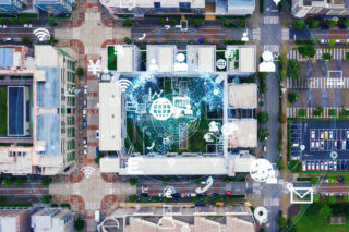 Jak smart roof wpływa na zarządzanie energią i stanem technicznym budynku?