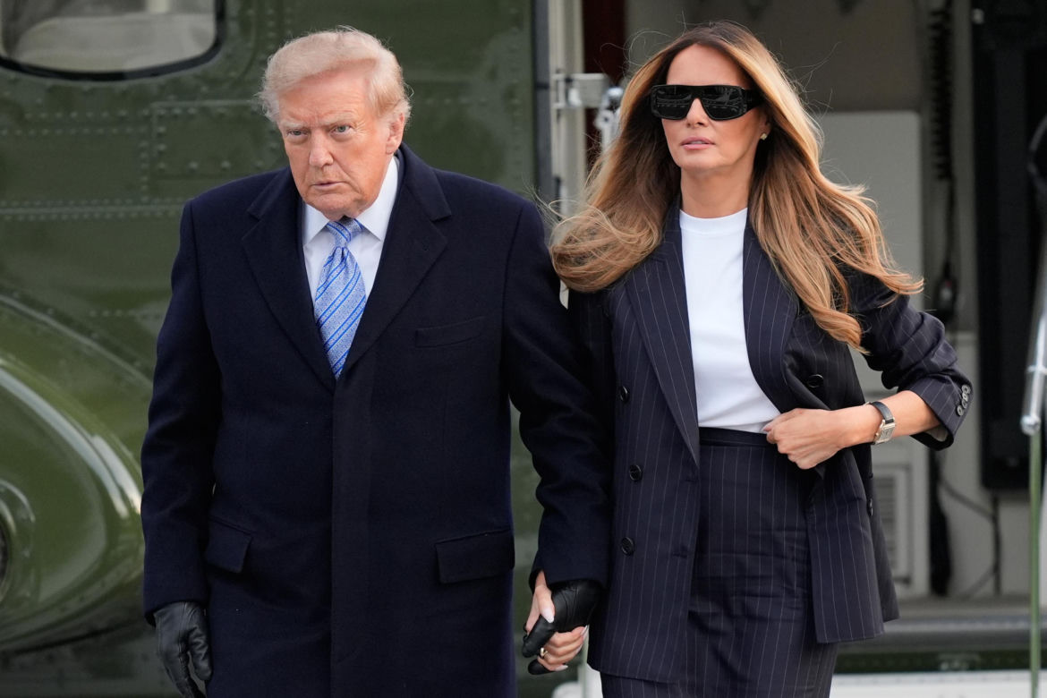 Przywódca Chin przyleciał do USA. Też przeszedł po czerwonym dywanie