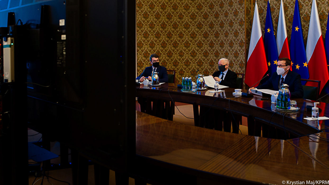 Jarosław Kaczyński zaszczepił się i postraszył buntowników