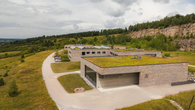 Nowoczesne centrum badawcze w nieczynnym kamieniołomie. Chęciny