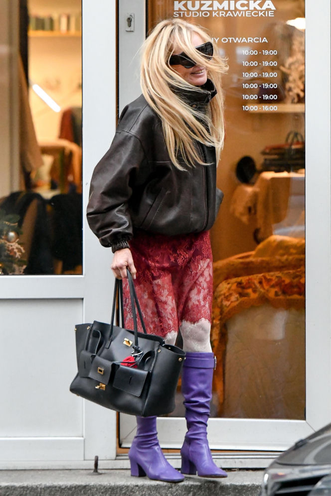 Monika Olejnik weszła w spódnicy, wyszła bez