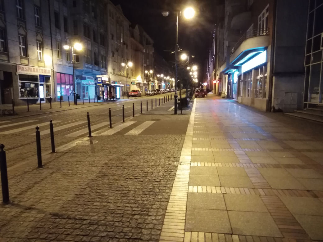 Po mieście przechadzają się jednostki