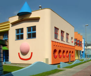 Takie projekty znajdziecie tylko w Warszawie! Zobaczcie najdziwniejsze budowle w stolicy [GALERIA]