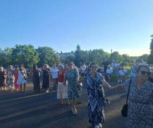 Gorący letni wieczór w Starachowicach! Międzypokoleniowa potańcówka opanowała Szlakowisko [FOTORELACJA]