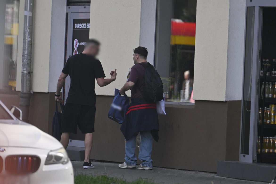 Daniel Martyniuk ładnie się bawi w Warszawie. Mamy fotki