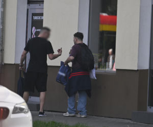 Daniel Martyniuk ładnie się bawi w Warszawie. Mamy fotki