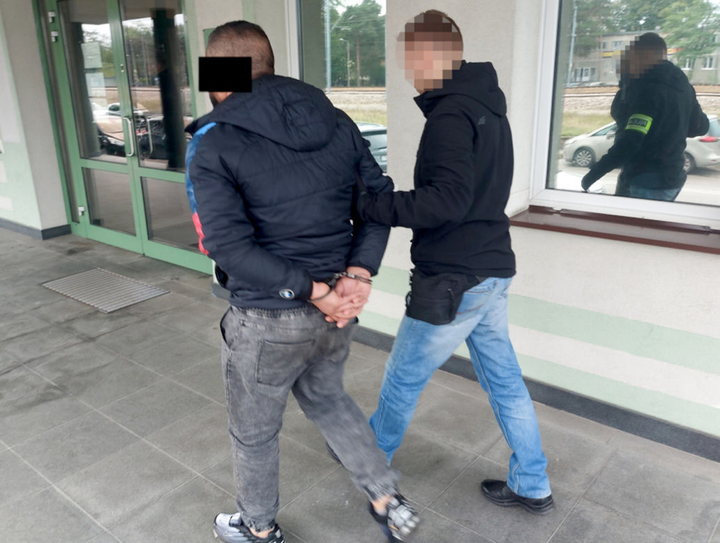 Wymusili haracz i grozili, że ją zabiją. Para sutenerów z Otwocka w rękach policji