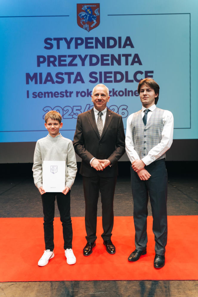 Najzdolniejsi uczniowie odebrali stypendia Prezydenta Miasta Siedlce