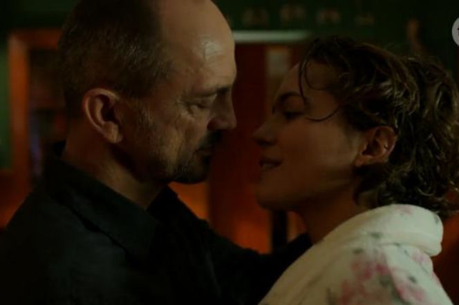 Lekarze 4 sezon. Leon Jasiński (Jacek Koman), Basia (Aleksandra Hamkało)
