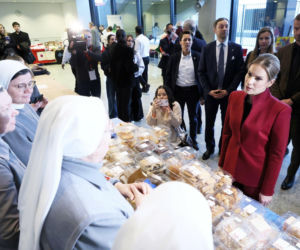 Marta Nawrocka w czerwieni