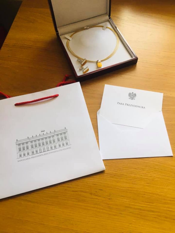 Para Prezydencka wspiera Wiktorka Kruszyńskiego! Andrzej i Agata Duda przekazali piękne przedmioty na licytację