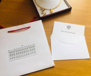 Para Prezydencka wspiera Wiktorka Kruszyńskiego! Andrzej i Agata Duda przekazali piękne przedmioty na licytację