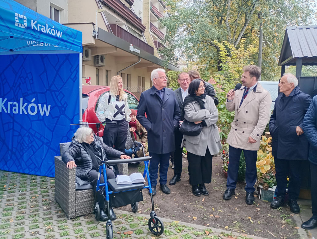 Nowy mural w Krakowie na cześć Andrzeja Wajdy. Żona reżysera nie kryje zachwytu