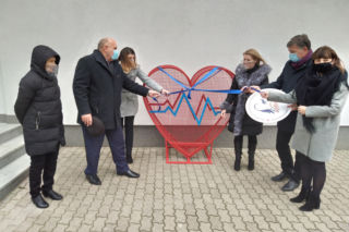 Na terenie gminy Siedlce stanął pierwszy kosz na plastikowe nakrętki! [WIDEO]