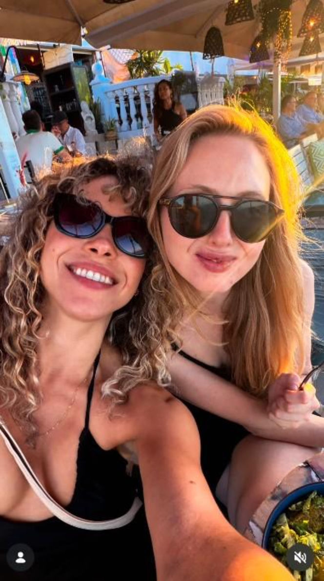 Justyna Wasilewska, Greta Burzyńska