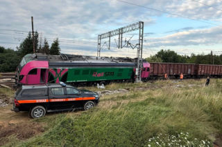 Wykolejenie lokomotywy w Zagnańsku. To nie był sabotaż, a fatalny błąd maszynisty