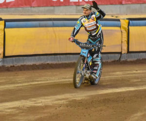 PRES Grupa Dewloperska Toruń - Abramczyk Polonia Bydgoszcz, zdjęcia kibiców i zawodników z pożegnania Adriana Miedzińskiego