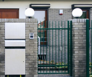 Najpiękniejsze ogrodzenia: ozdobna skrzynka na listy