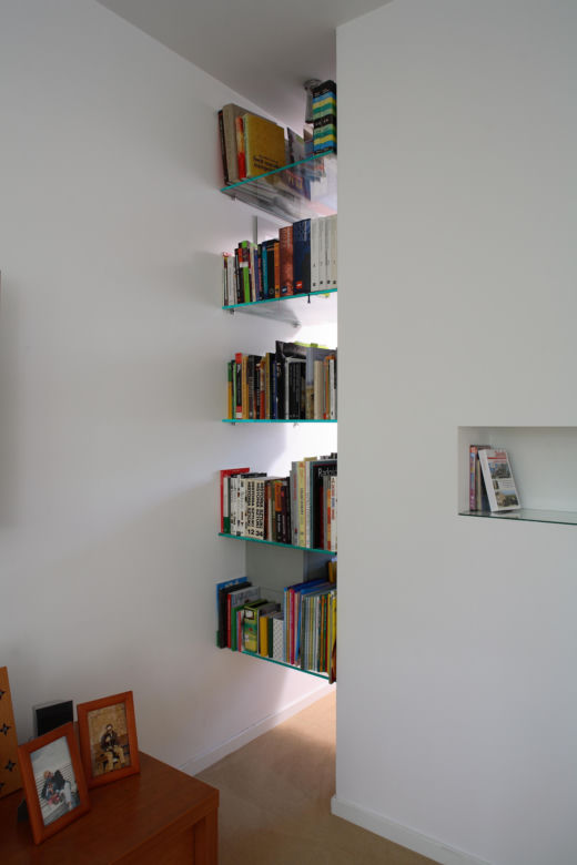 Książki w domu. Regał, półka, a może coś innego. Biblioteka z pomysłem