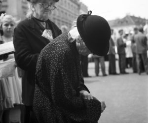 Uroczystość Bożego Ciała w Warszawie celebrowana przez Prymasa Polski kardynała Stefana Wyszyńskiego - 1957 rok