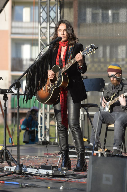 Koncert Kasi Kowalskiej w Ciachanowie. Zagrała w urodziny córki