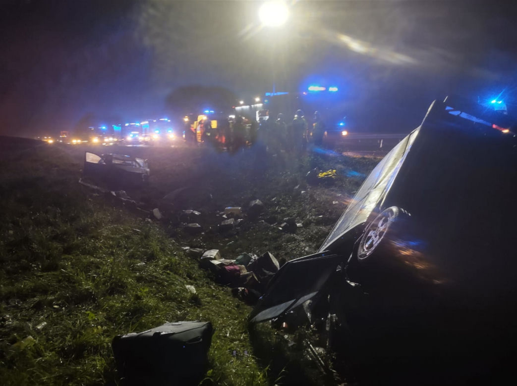 Rzezawa. Wypadek na autostradzie A4. 13 osób rannych