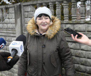 Zwłoki małżeństwa na Targówku. Świadkowie o szturmie antyterrorystów: W życiu czegoś takiego nie widziałem