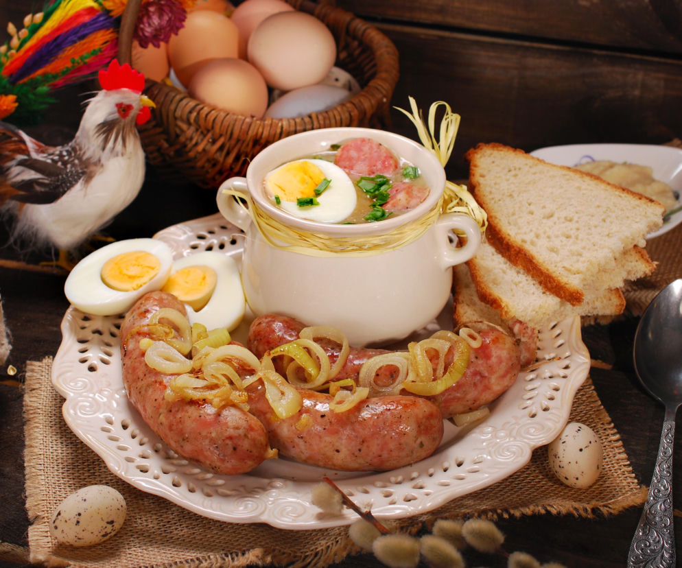 Żurek na pieczonej białej kiełbasie – głęboki smak i aromat, który robi różnicę