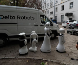 Niewiarygodne sceny. Roboty krzyczą w Warszawie, a minister alarmuje: mamy się czego obawiać!