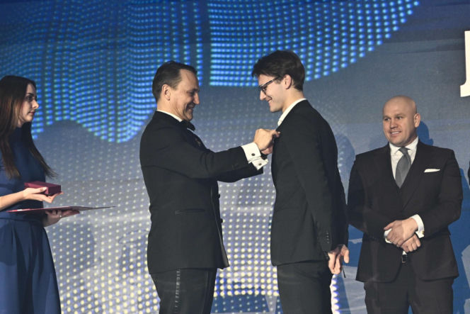 Radosław Sikorski odznaczył Ambasadorów Totalizatora Sportowego