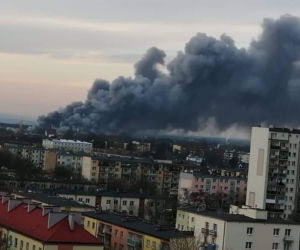 Pożar hali Cersanitu w Starachowicach