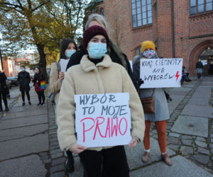 Kołobrzeg: Protest kobiet na ulicach miasta