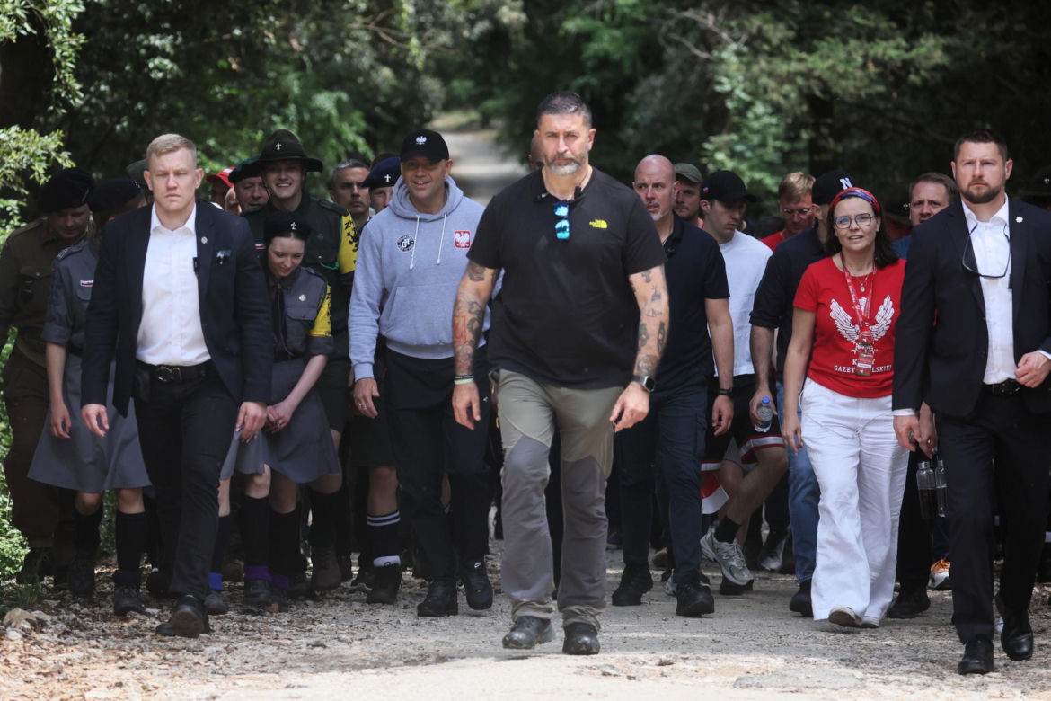 Prezydent RP Karol Nawrocki podczas trekkingu z harcerzami, młodzieżą i społecznikami pod hasłem Szlak Pamięci w Cassino