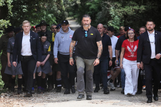 Prezydent RP Karol Nawrocki podczas trekkingu z harcerzami, młodzieżą i społecznikami pod hasłem Szlak Pamięci w Cassino