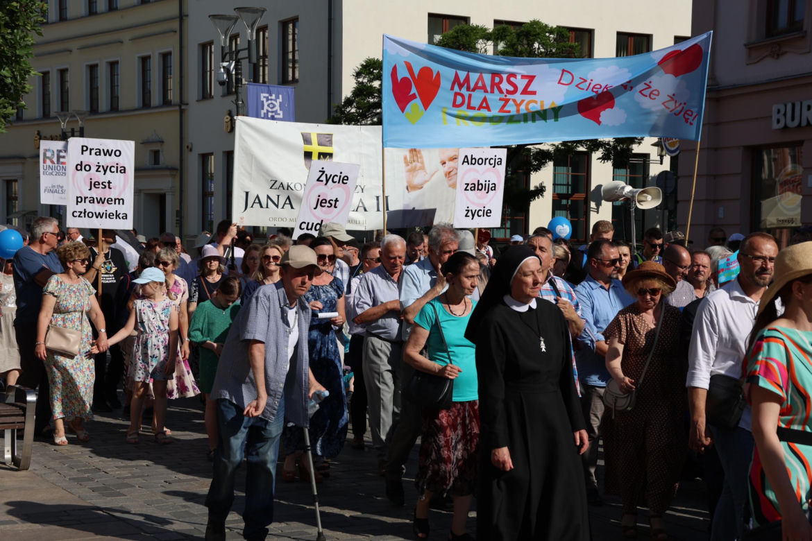 Marsz dla Życia i Rodziny 2024 w Dzień Matki przeszedł przez centrum Lublina