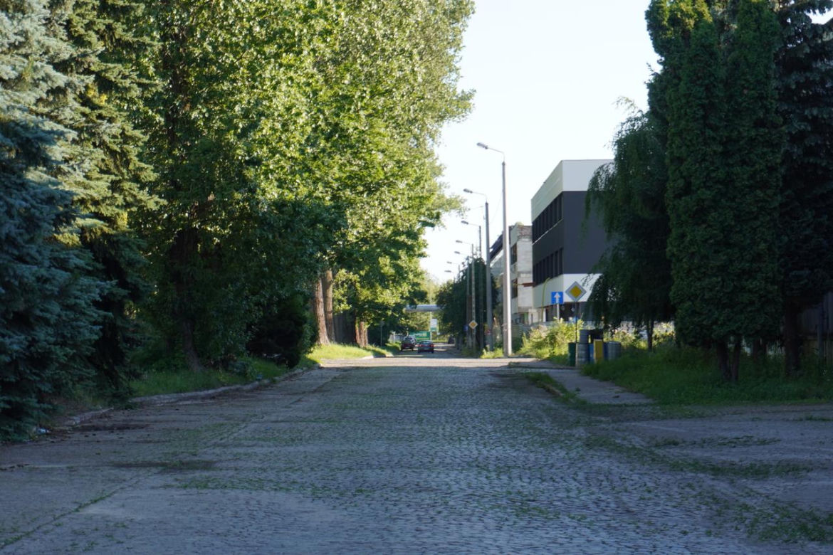 Lublin. W XX wieku to miejsce tętniło życiem. Jak dziś wygląda teren po dawnej Fabryce Samochodów Ciężarowych na Tatarach?