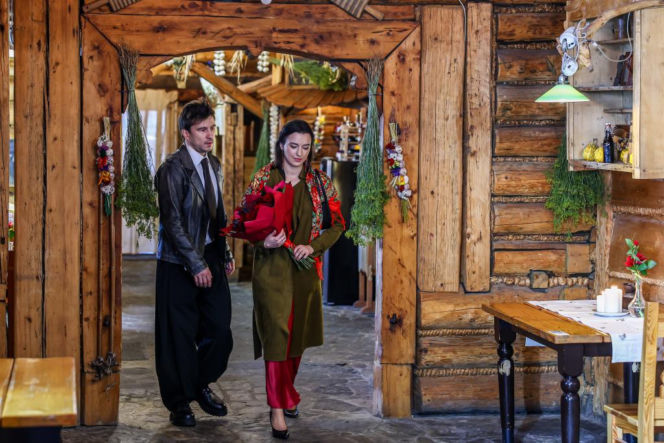 Szpital św. Anny, odcinek 103: Uroczystość zaręczynowa Marty kończy się drugimi, zupełnie niespodziewanymi oświadczynami