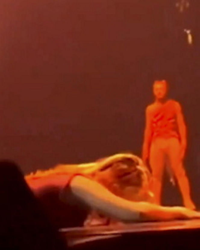 Akrobatka runęła na ziemię podczas show! Teraz chce milionów