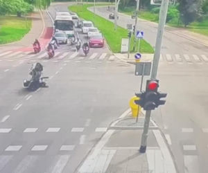Niebezpieczny popis motocyklisty