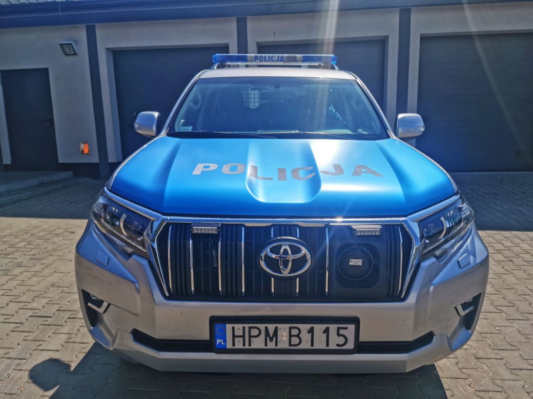Nowy radiowóz. Toyota Land Cruiser w KMP w Łomży [ZDJĘCIA]
