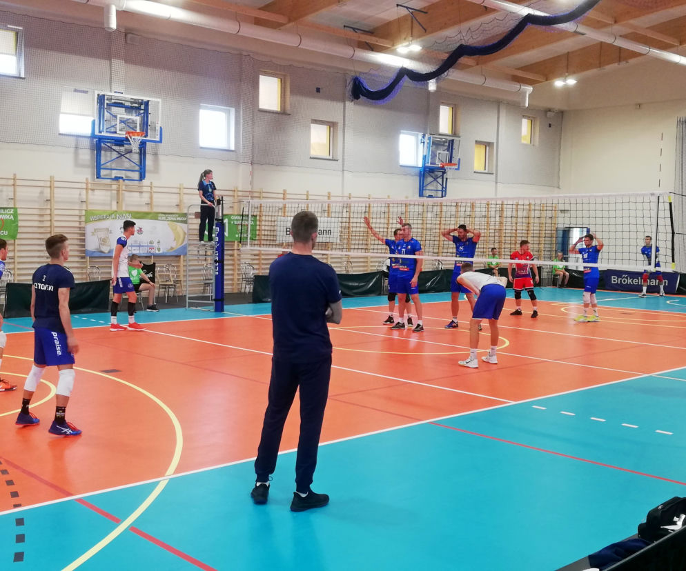 Pierwszym meczem rozegranym na parkiecie nowej sali był mecz między Gwardią Wrocław a Bielawianką Bielawa