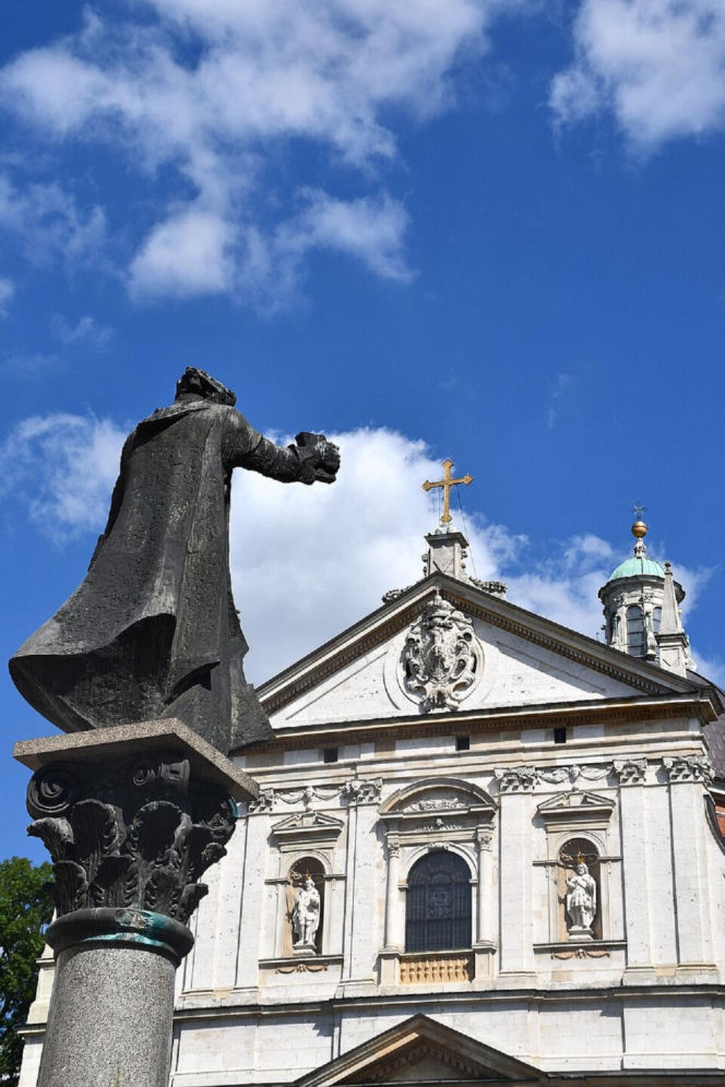 Plac św. Marii Magdaleny i pomnik Piotra Skargi w Krakowie