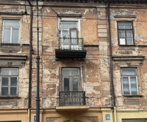 Sensacja z Lublina sprzed lat. „Upiór” urządził sobie kryjówkę w ubikacji
