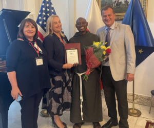 Franciszkanin Ayub Mwenda w rozmowie o posłudze wśród Polonii