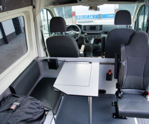 Policyjny Ambulans Pogotowia Ruchu Drogowego